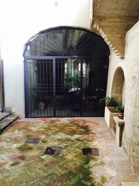 Antica Foligno 1600 Magic Apartment المظهر الخارجي الصورة